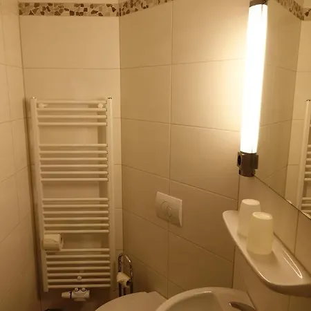 Hirt's Brau-& Apartment *
